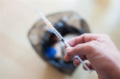 Keeping this in consideration,what are the chances of getting hiv from a needle poke What is the risk from needlestick injuries in healthcare settings The risk of transmission from a needlestick involving HIV-containing blood has. . Chances of getting hiv from needle poke